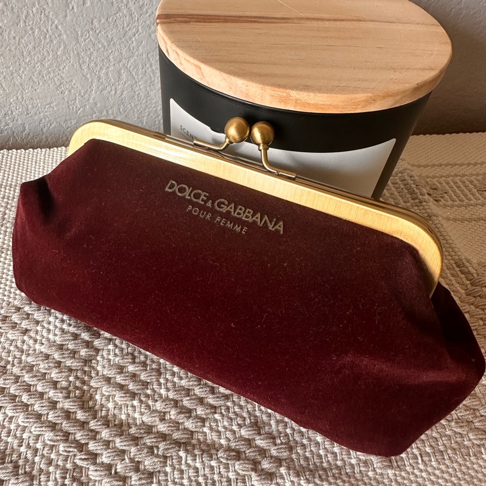 NWOT Dolce and Gabana Pour Femme Kisslock